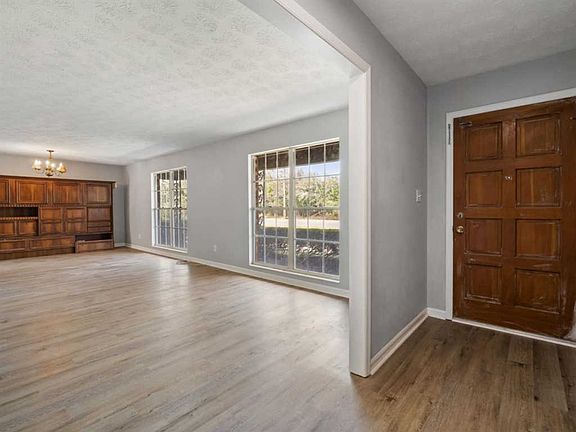 4th image of 5105 Village Way