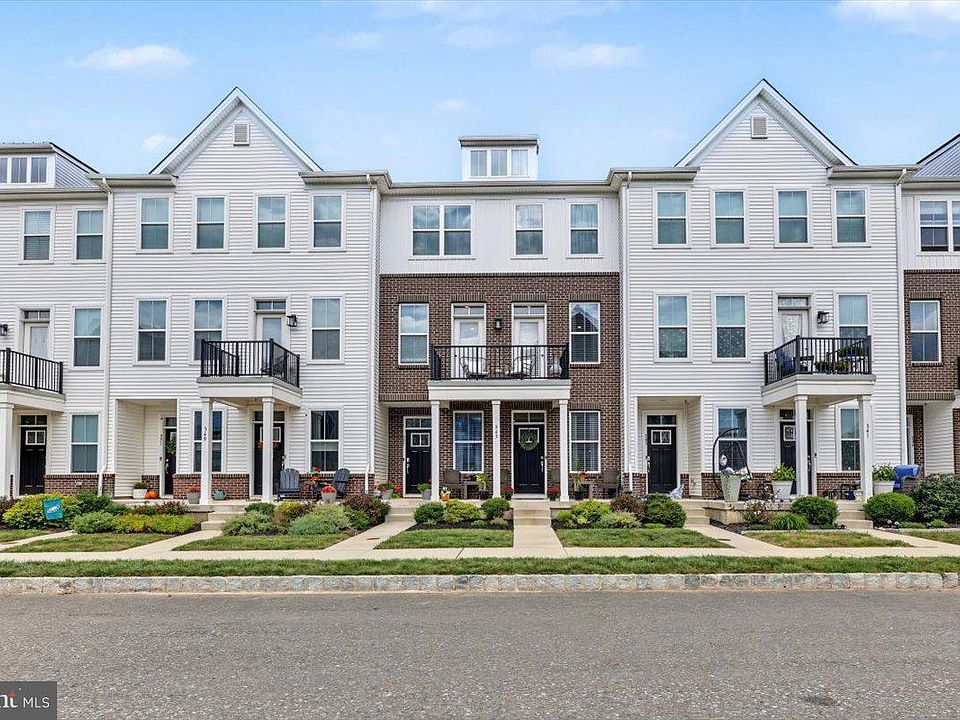 1st image of 345 Foundry St
