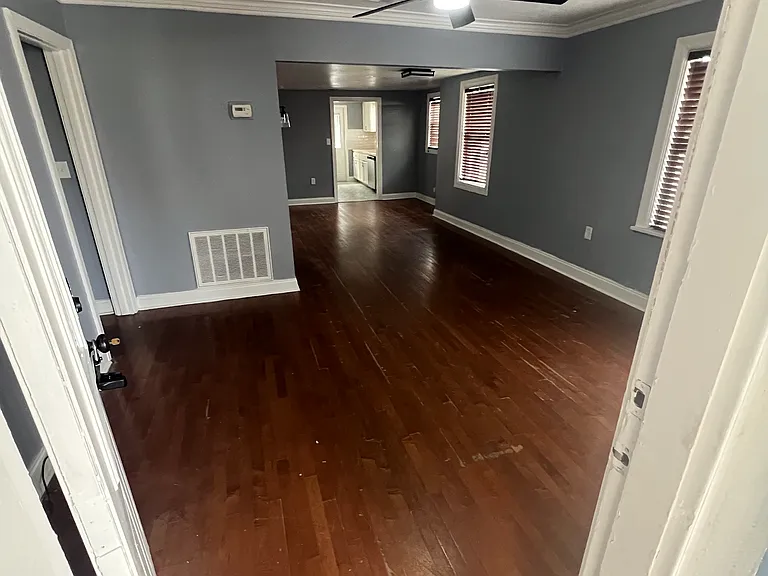 1430 E Mohawk Ave — Photo 2