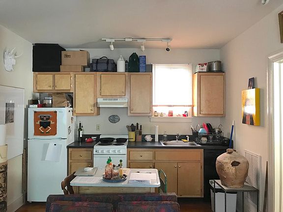 3rd image of 200 W Franklin St APT 4