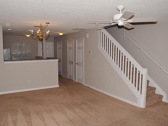 5th image of 121 Lynch Cir