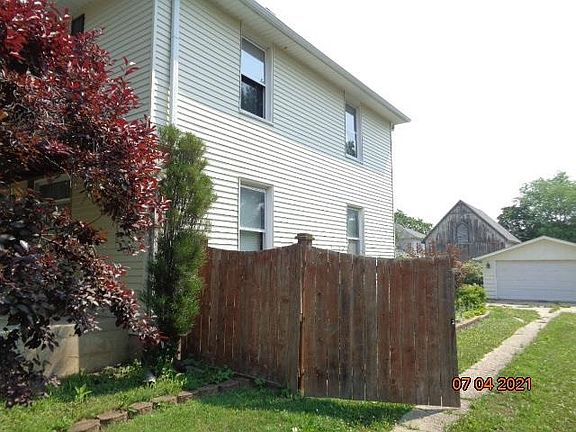 3rd image of 203 S 7th St