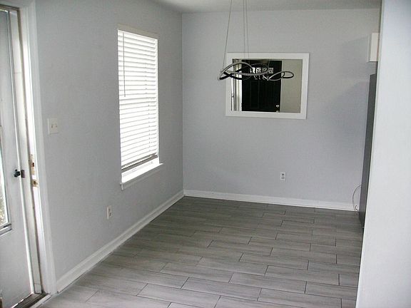 4th image of 3512 Clover Meadows Dr