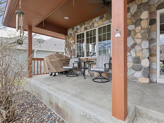 3rd image of 627 3rd St SW