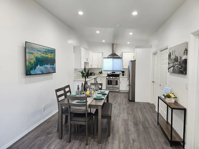 2912 1/2 Lincoln Park Ave #2912-1/2 — Photo 4