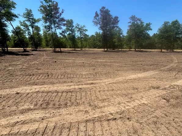 Empire Ave, Alford, FL 32420