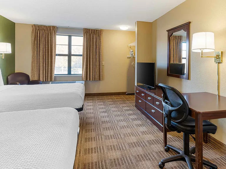Studio Suite - 2 Full Beds