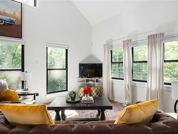 4th image of 119 Ashland Dr NE #C