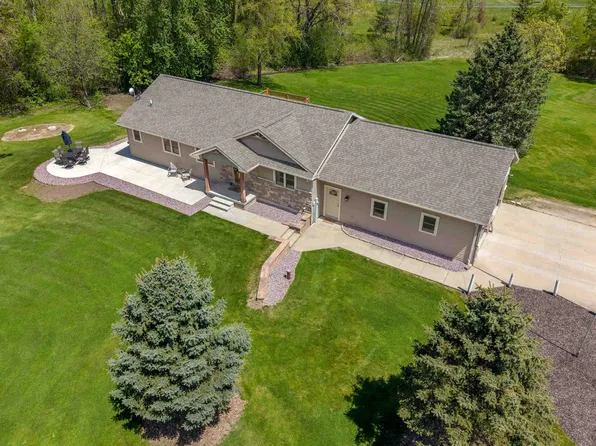 3102 Heise Rd, Omro, WI 54963