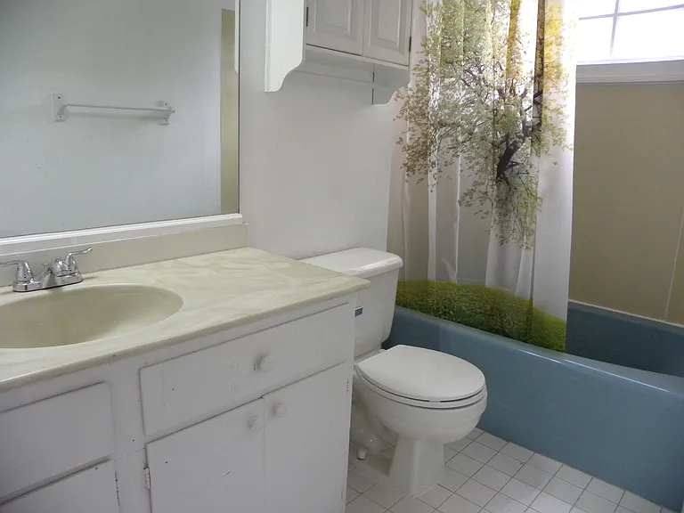 12115 Grandview Ave — Photo 3