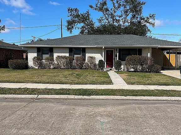 2nd image of 215 Westview Dr