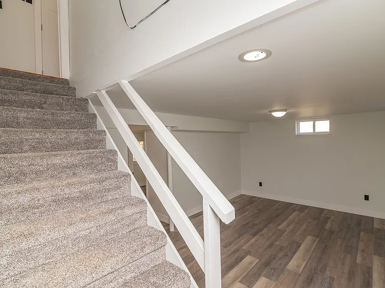 110 N Bluff St — Photo 14