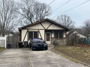 5 Seaford Ave, Mastic, NY 11950