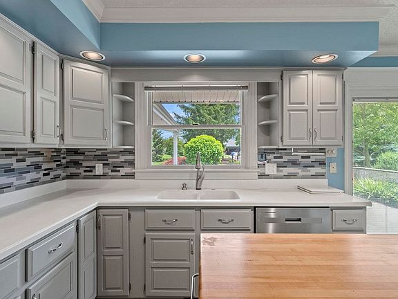 3rd image of 3925 Bonita Pl