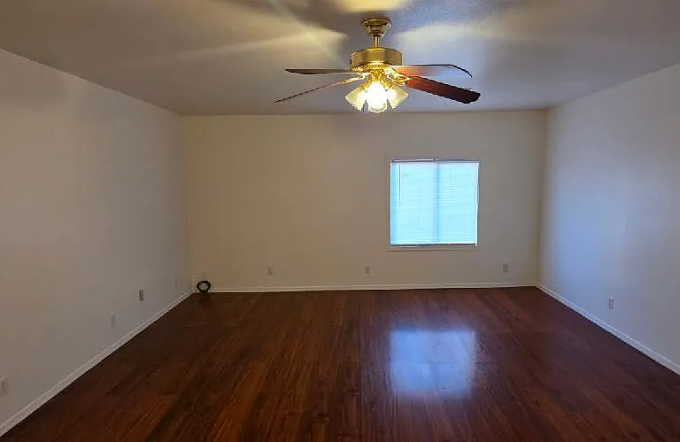 512 N Apache Ave — Photo 13