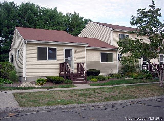 End unit in sought-after St...