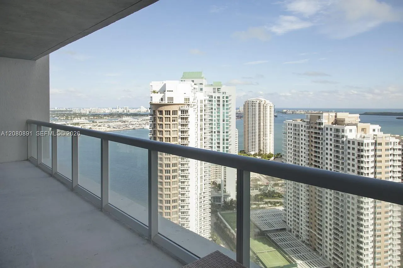 Iconbrickell Condo No 1 — Photo 2