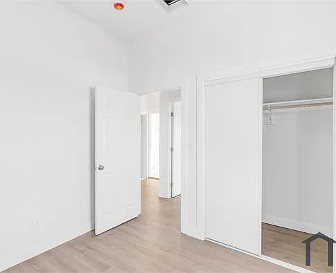 1618 E Vernon Ave — Photo 5