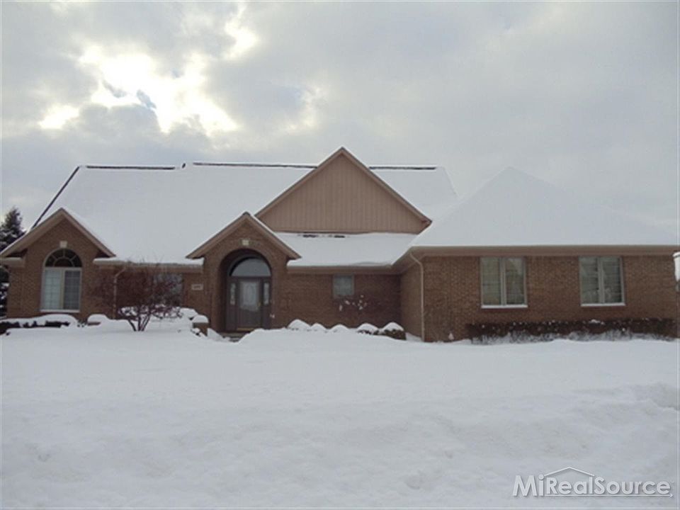 1st image of 52867 Chestnut Grove Ln