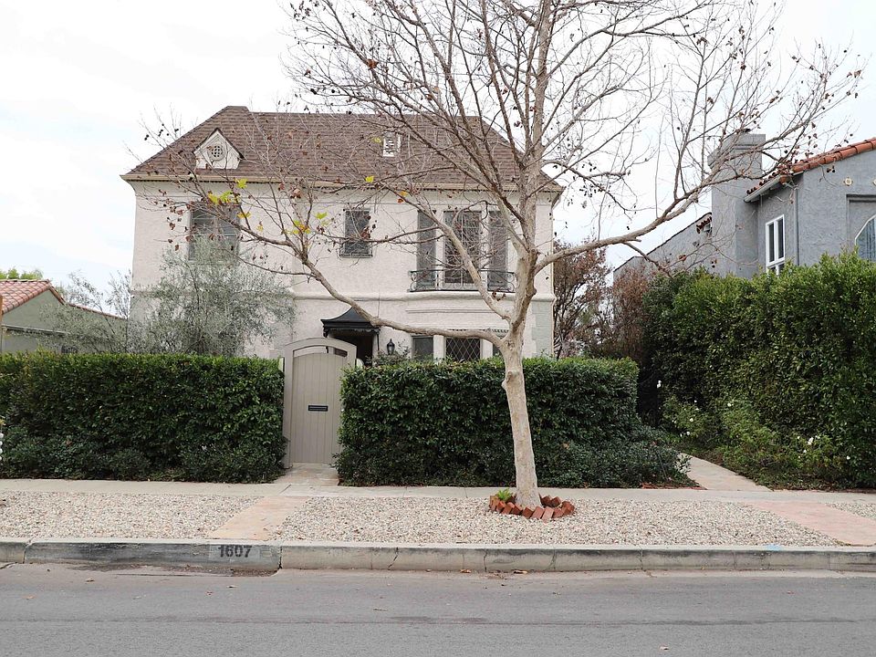 1st image of 1607 Stearns Dr #1607