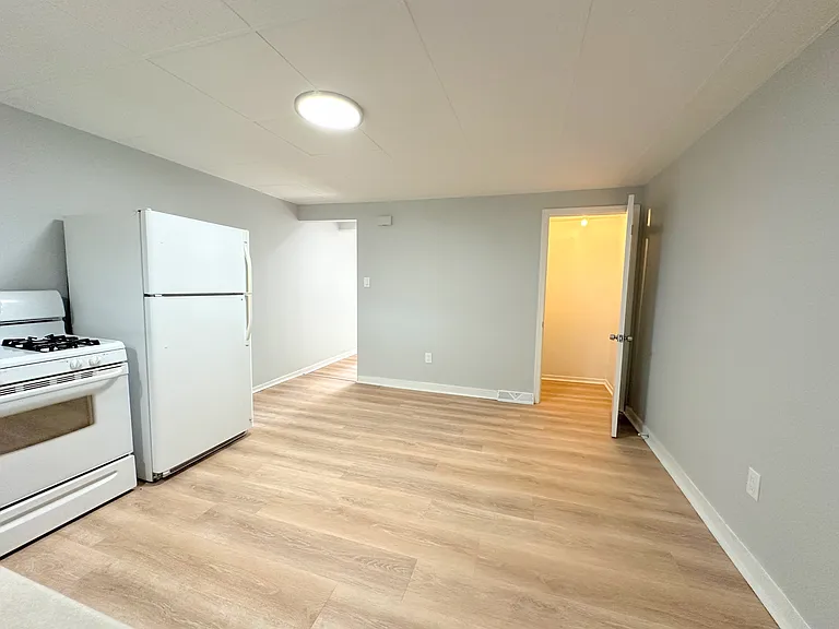 209 Mary St — Photo 8