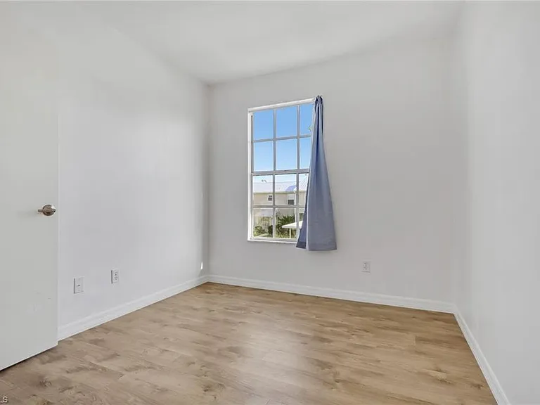 6085 Lake Front Dr — Photo 13