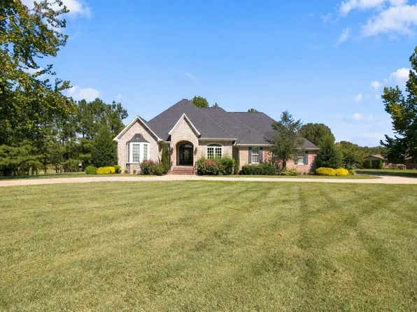 110 Fieldstone Dr, Paris, TN 38242