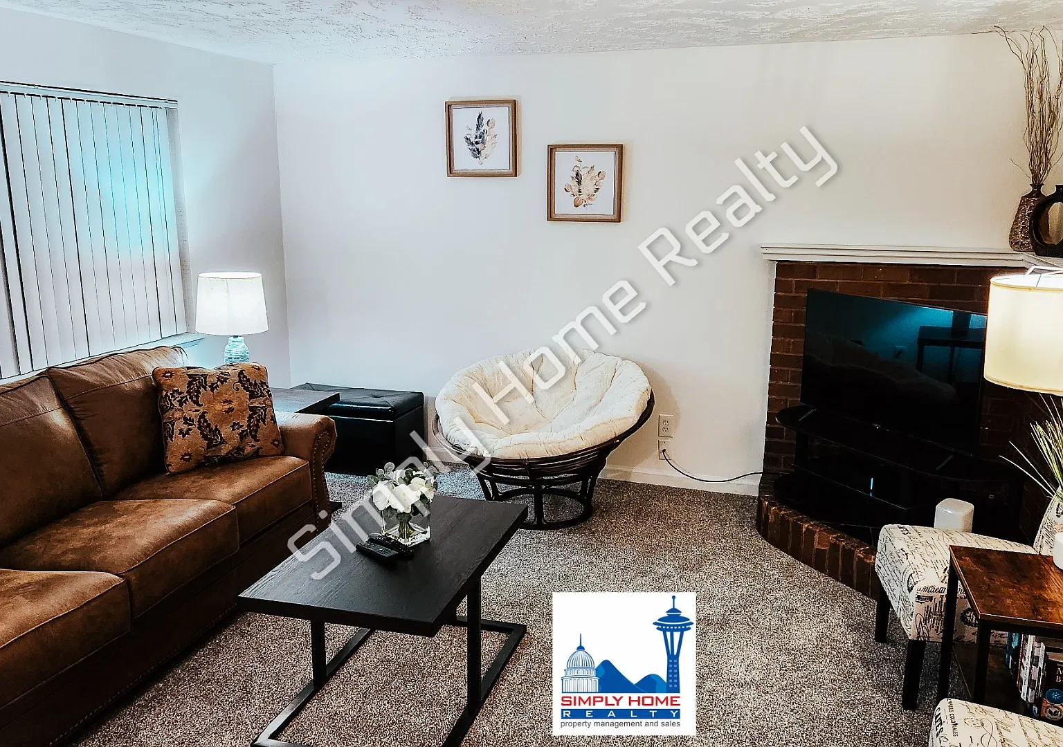 Remodeled Duplex with Spacious Backyard — Photo 4