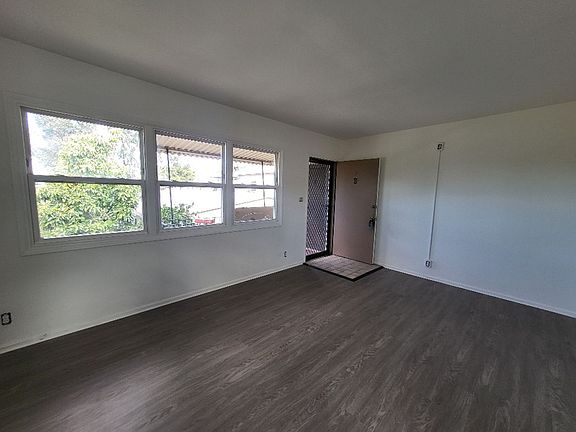 5th image of 710 E Orange Grove Ave #D