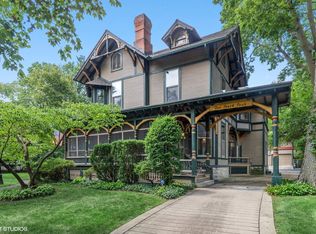 144 Scottswood Rd, Riverside, IL 60546