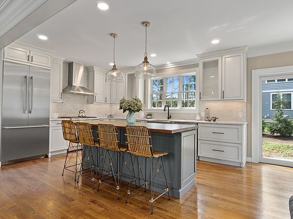 3rd image of 53 Spofford St