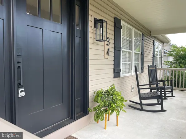 34 Clover Ridge Dr, Mickleton, NJ 08056