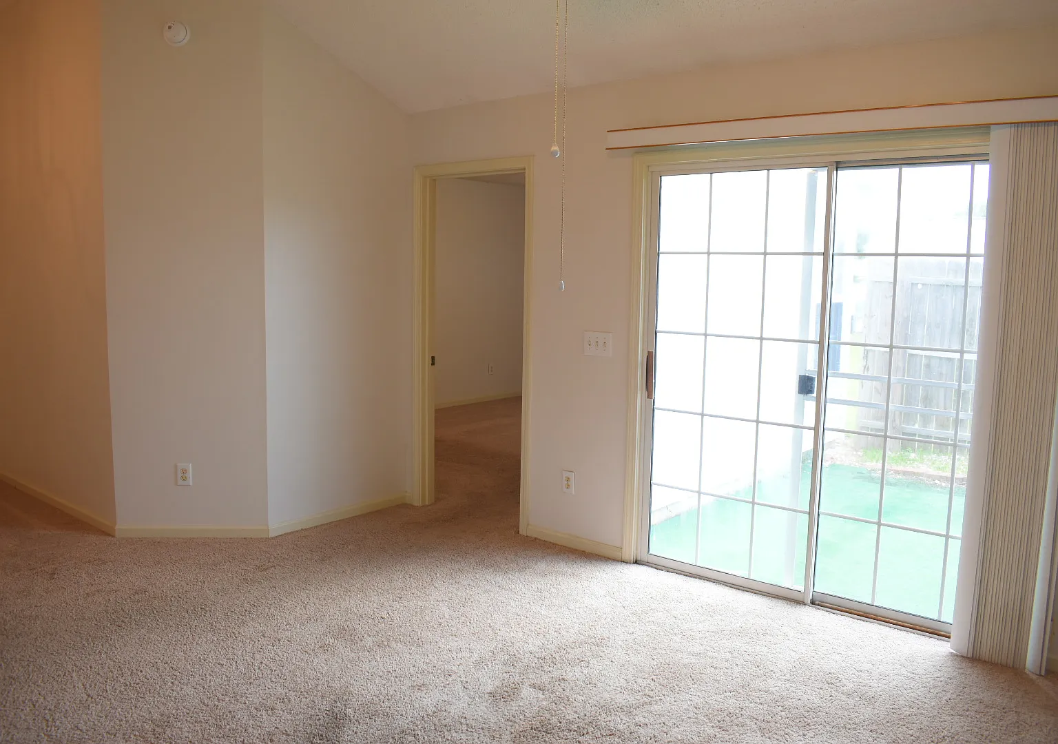 2 bed, 1200 sqft, $1,595 — Photo 3
