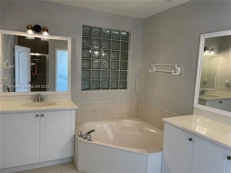 15431 SW 39th Ter #15431 — Photo 17