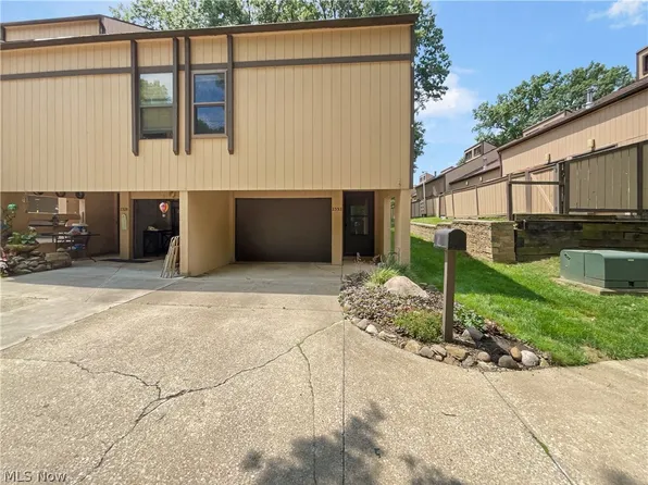 2332 High St, Cuyahoga Falls, OH 44221