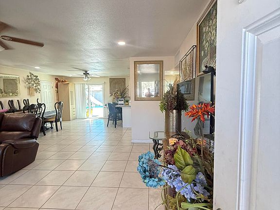 3rd image of 8219 W PICCADILLY Road