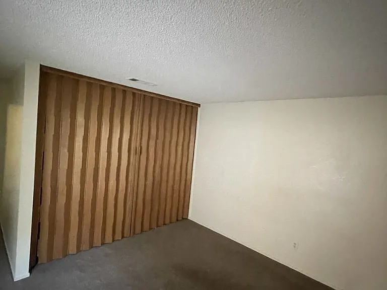 204 Meadowbrook Ct — Photo 9