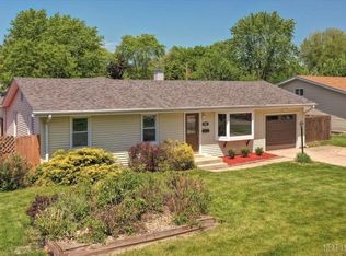 405 Locust St, North Aurora, IL 60542