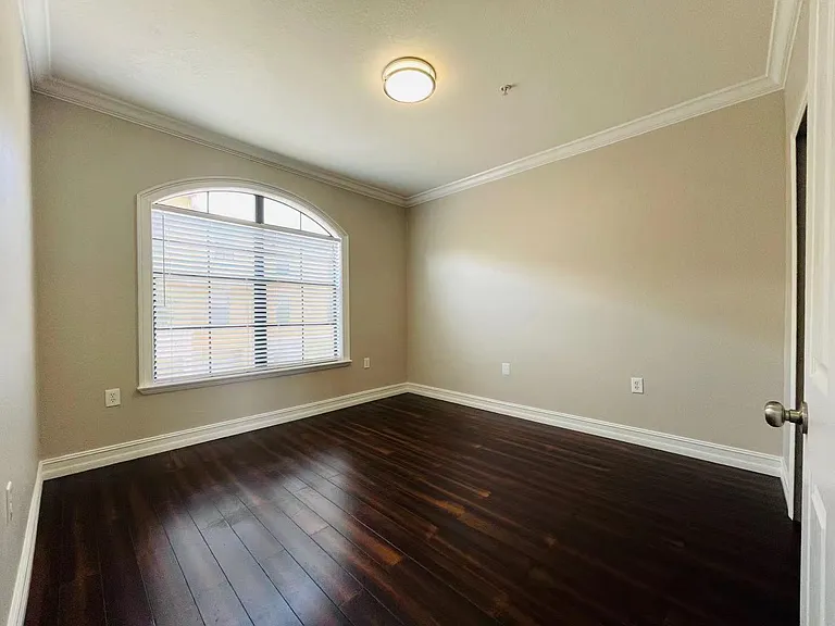 6117 Metrowest Blvd — Photo 11