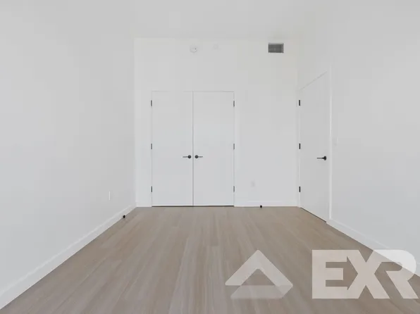 33 4th Street image 7 of 15