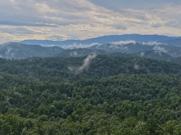 44 Shady Oaks Way, Sevierville, TN 37876