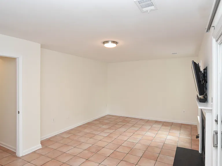 5843 Wye Oak Commons Ct — Photo 17