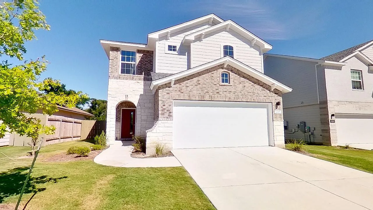 3 bed, 2.5 bath, 1756 sqft, $2,600 — Photo 1