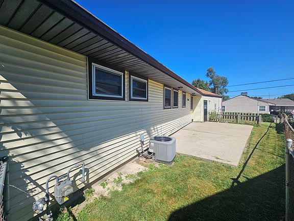4th image of 2701 E Dorothy Ln