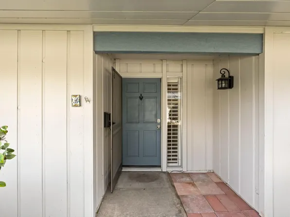 1048 W Browning Ave APT B, Fresno, CA 93711