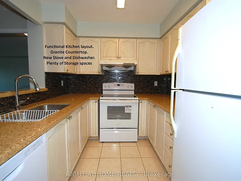 39 Pemberton Ave #1009 — Photo 6