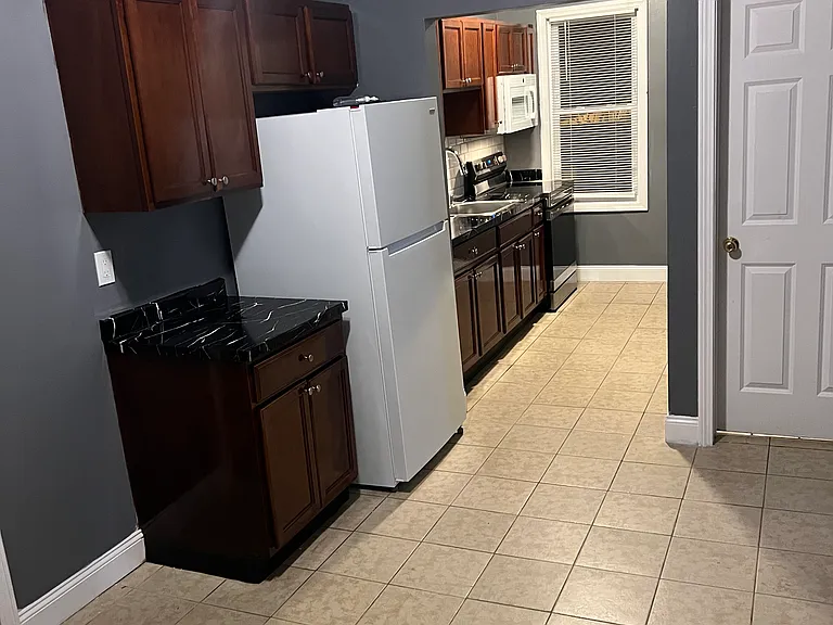 231 Cohannet St — Photo 16