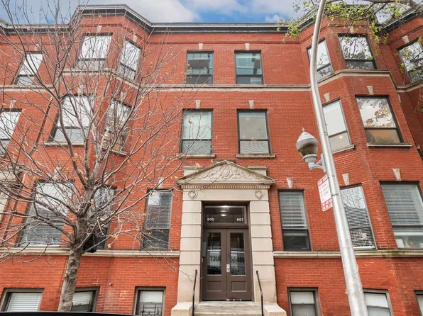 807 W Bradley Pl APT 2, Chicago, IL 60613