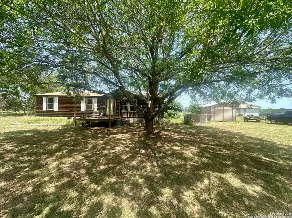 9165 New Sulphur Springs Rd, San Antonio, TX 78263