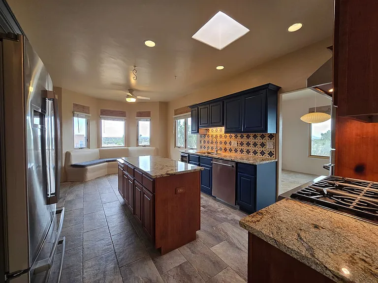 4 Inez Ct — Photo 11